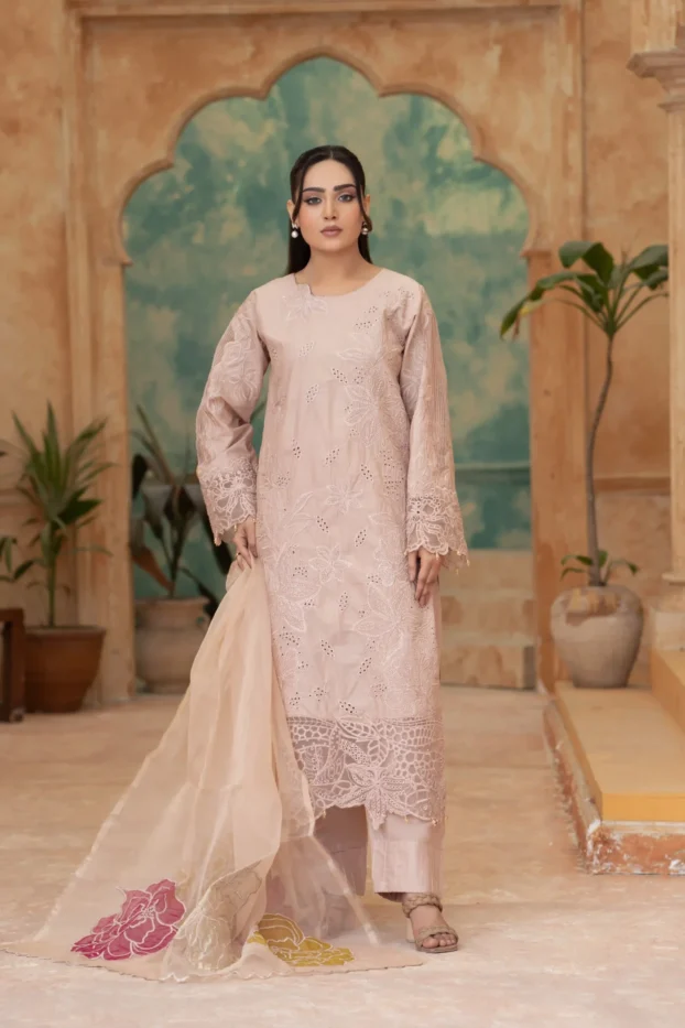 Elegant Embroidered Lawn Outfit with Floral Organza Dupatta